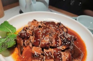 探索榕树芽的美食价值（榕树芽的营养与烹饪方法）