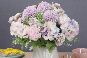 如何选择花瓶里的花？（打造美丽花园的秘诀）
