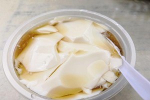 以豆腐花怎么养（探秘豆腐花的养殖技巧）